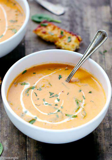 CreamyTomatoandSpinachSoup(Mediterranean-inspired)